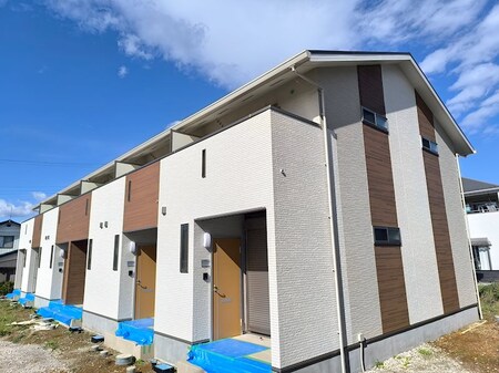 Emina　Heights（エミーナ　ハイツ）　　B外観写真