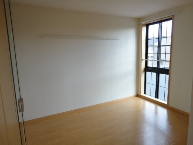 物件内観写真24　(洋室)