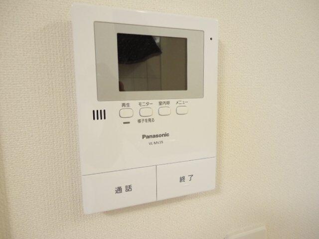 物件内観写真13　(カメラ付インターホン)