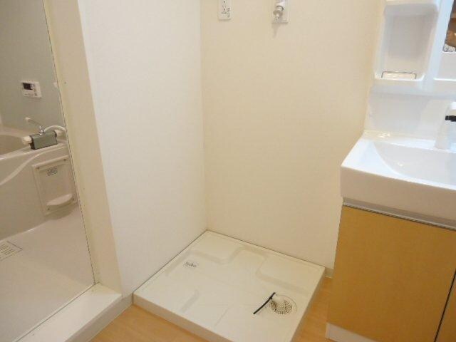 物件内観写真24　(洗濯機置場)