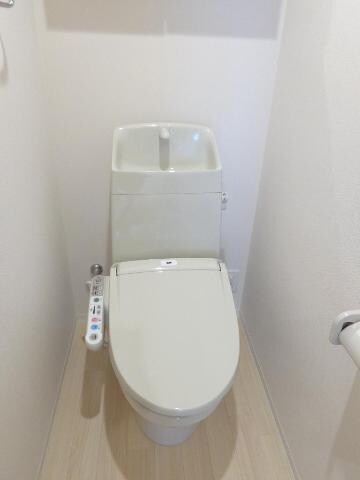 物件内観写真4　(トイレ)