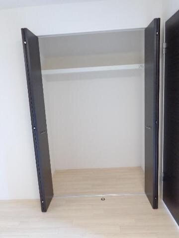 物件内観写真12　(収納)