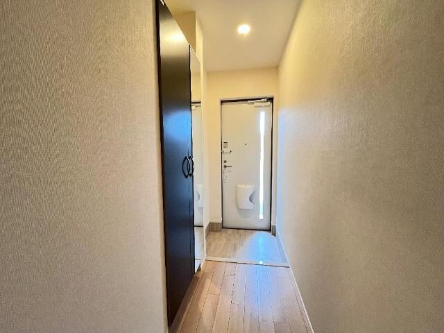 物件内観写真9　(玄関)