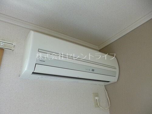 物件内観写真12　(リビングエアコン)