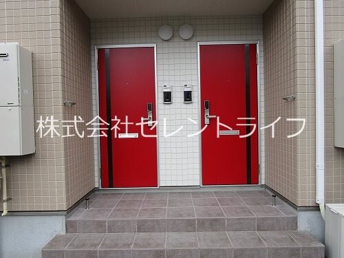 物件内観写真13　(玄関前)