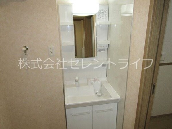 洗面所(シャワー付き洗面化粧台)