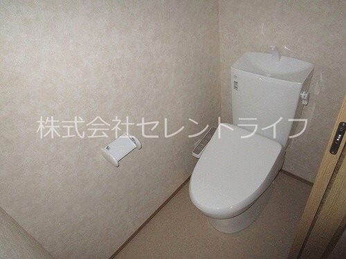 物件内観写真13　(温水洗浄便座付トイレ)