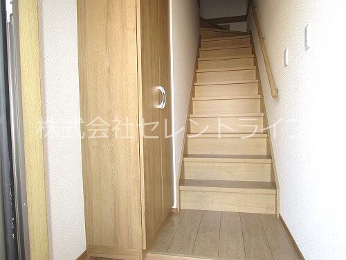 物件内観写真22　(玄関)