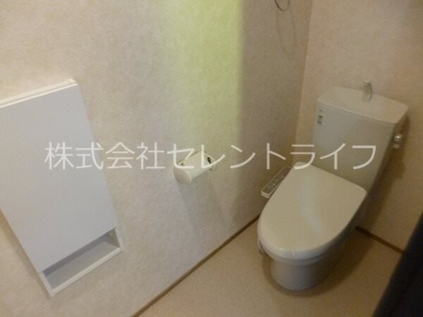 トイレ(温水洗浄暖房便座機能トイレ)