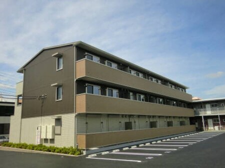 Royal East ロイヤル　イースト外観写真