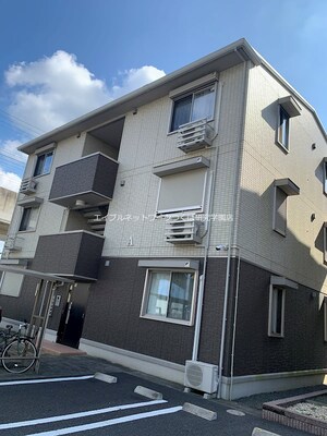 Side three　A外観写真
