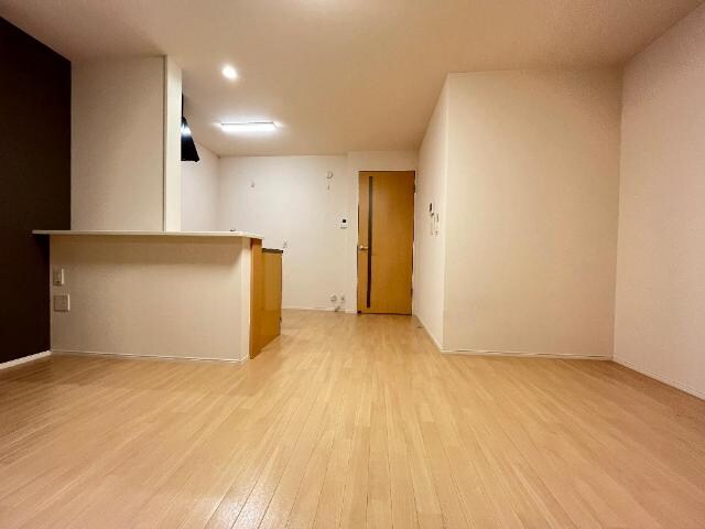 物件内観写真6　(リビング)