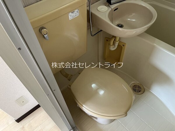 トイレ(3点ユニット（浴槽・洗面台・トイレ）)