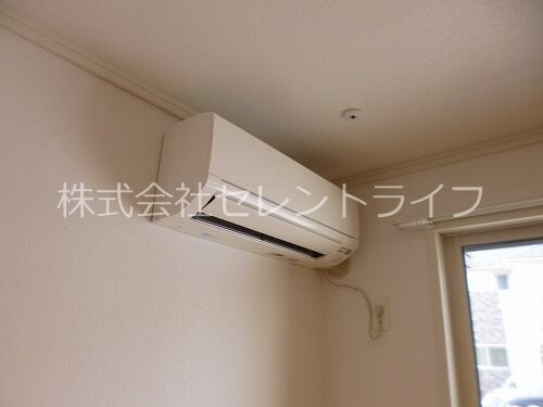 物件内観写真13　(リビングエアコン)