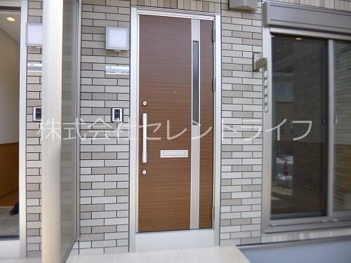 物件内観写真16　(玄関前)