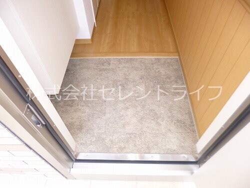 物件内観写真17　(玄関)