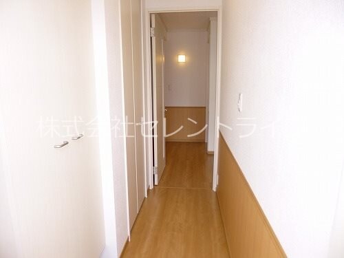 物件内観写真18　(玄関ホール・廊下)
