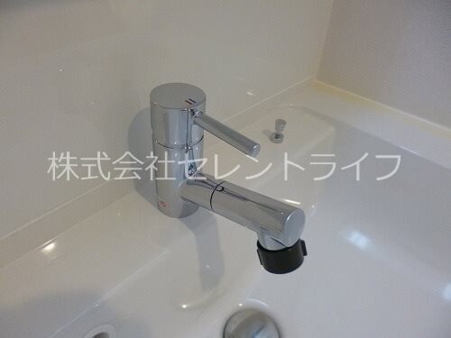 物件内観写真30　(洗面化粧台シャワーヘッド)