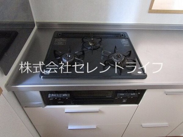 その他設備(グリル付き3口コンロ)