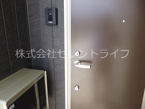 物件内観写真3　(玄関錠)