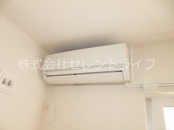 その他設備(南側洋室エアコン)
