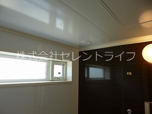 物件内観写真32　(浴室換気扇)