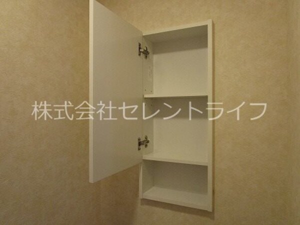 トイレ(トイレ内収納内部)