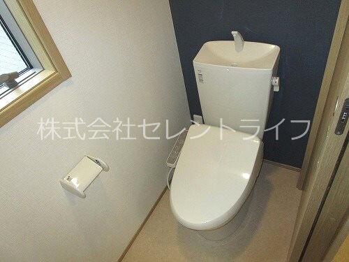 物件内観写真9　(温水洗浄便座付トイレ)