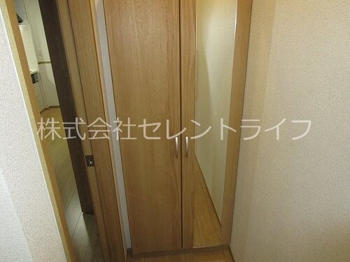 物件内観写真21　(姿見付きトールシューズボックス)