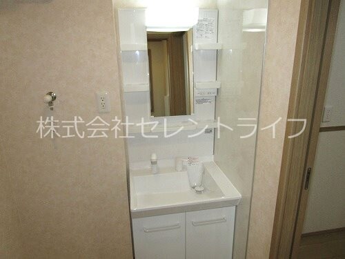 物件内観写真25　(シャワー付き洗面化粧台)