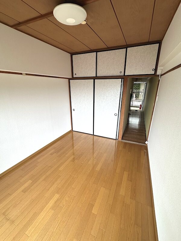 ベッドルーム