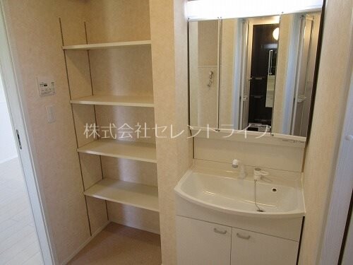 物件内観写真13　(洗面・脱衣所)