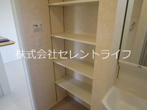 収納(収納棚)