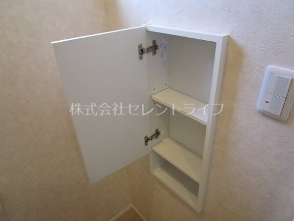 収納(トイレ収納棚)