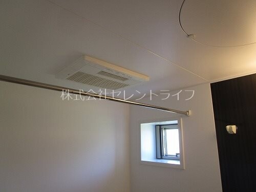 物件内観写真30　(暖房・涼風機能付き浴室換気乾燥機)