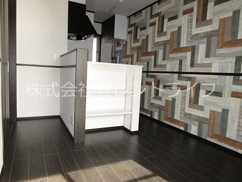 物件内観写真5　(リビング（エアコン・室内物干し）)