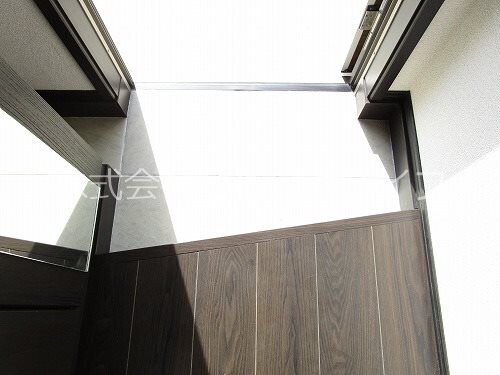 物件内観写真23　(玄関)