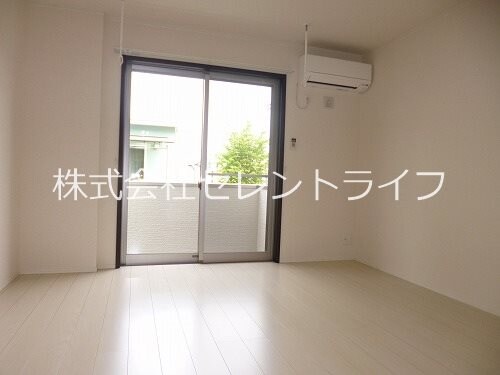 物件内観写真18　(洋室（エアコン・室内物干し）)