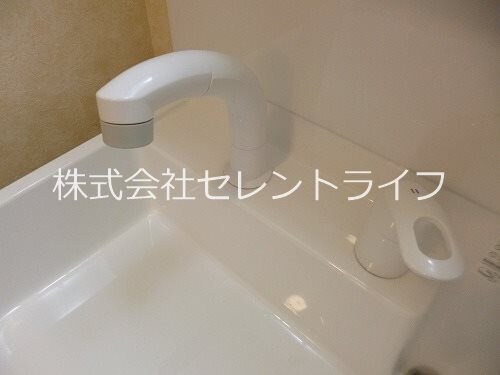 物件内観写真25　(洗面化粧台シャワーヘッド)