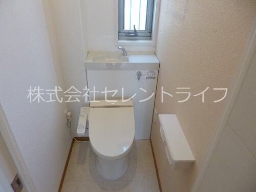 物件内観写真10　(温水洗浄暖房便座)