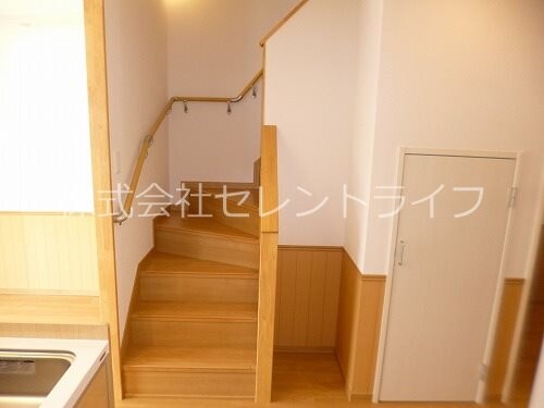 物件内観写真36　(室内階段)