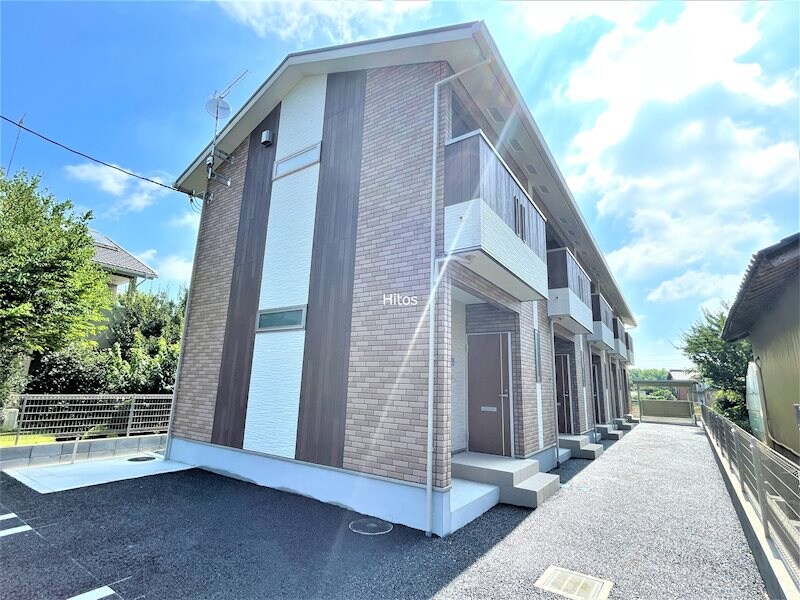 物件外観写真1　(重層タイプの1LDKです。)