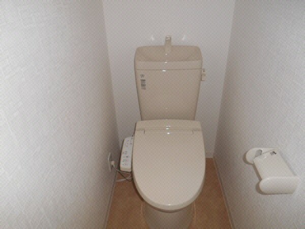 トイレ(※画像は103号室のものです)