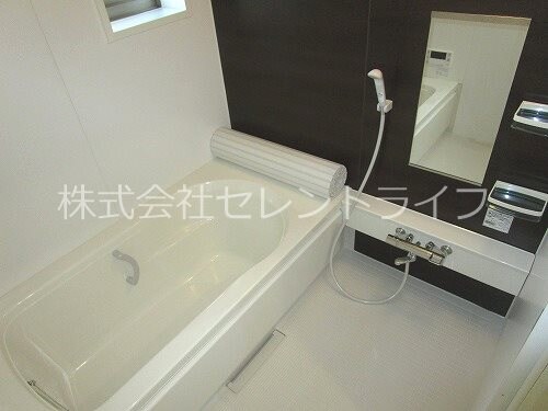 物件内観写真7　(追い焚き機能付き浴室)