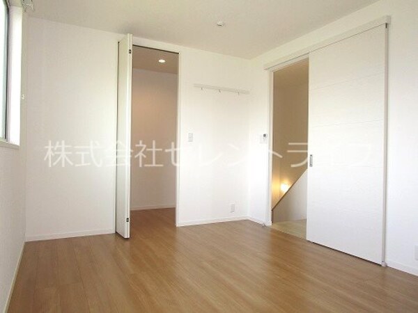 ベッドルーム(2階北側洋室)