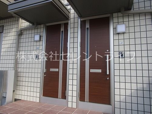 物件内観写真11　(玄関前)