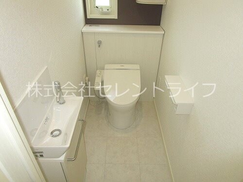 物件内観写真12　(温水洗浄便座付トイレ)