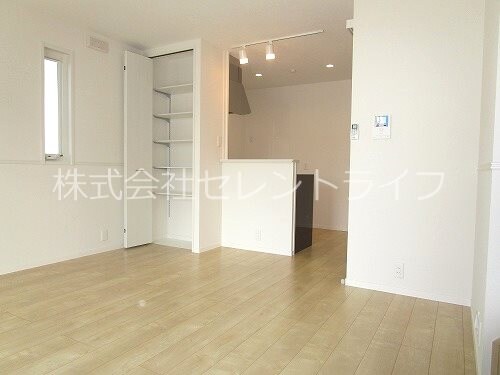 物件内観写真16　(リビング)