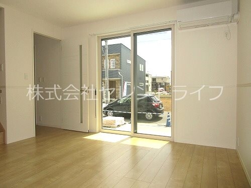 物件内観写真35　(リビング)