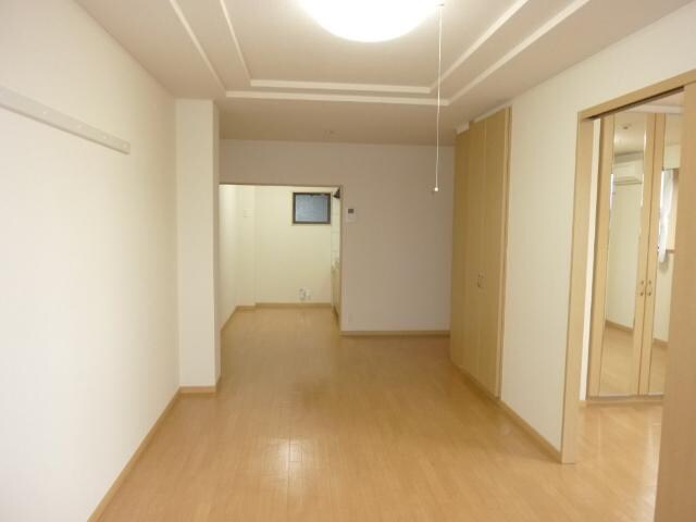 物件内観写真6　(リビング)